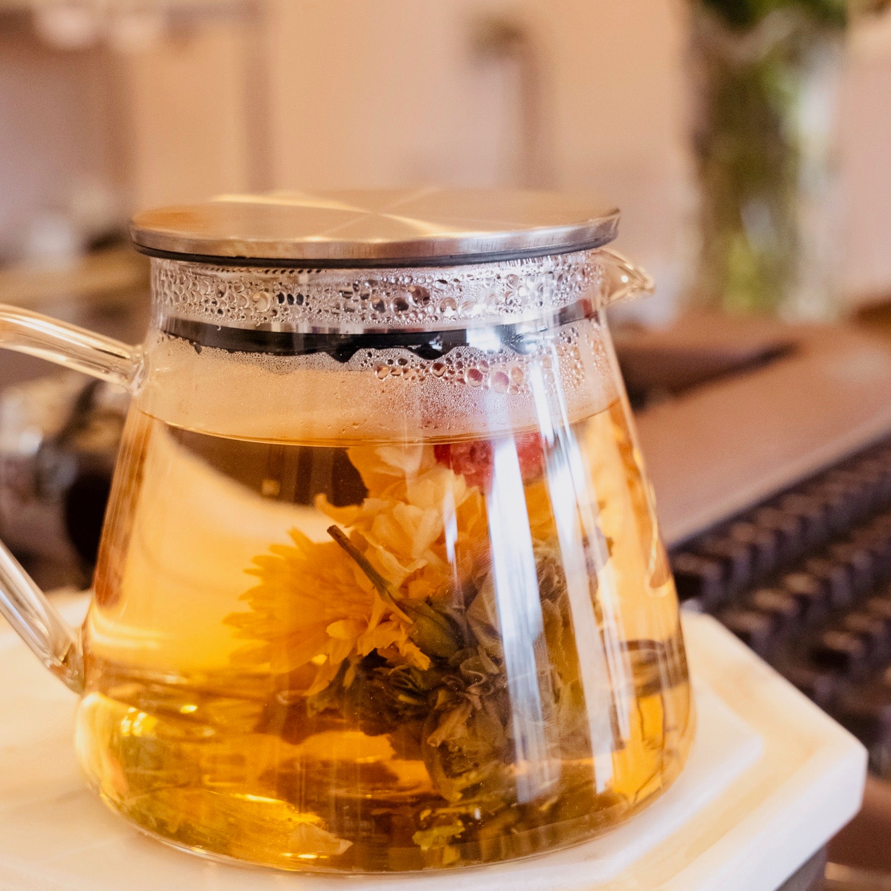 Glass Teapot w/ Fliter Lid